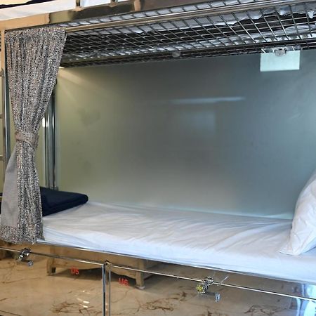 Sagar Dormitory Andheri - Nearest To Andheri Railway Station West Мумбаи Экстерьер фото