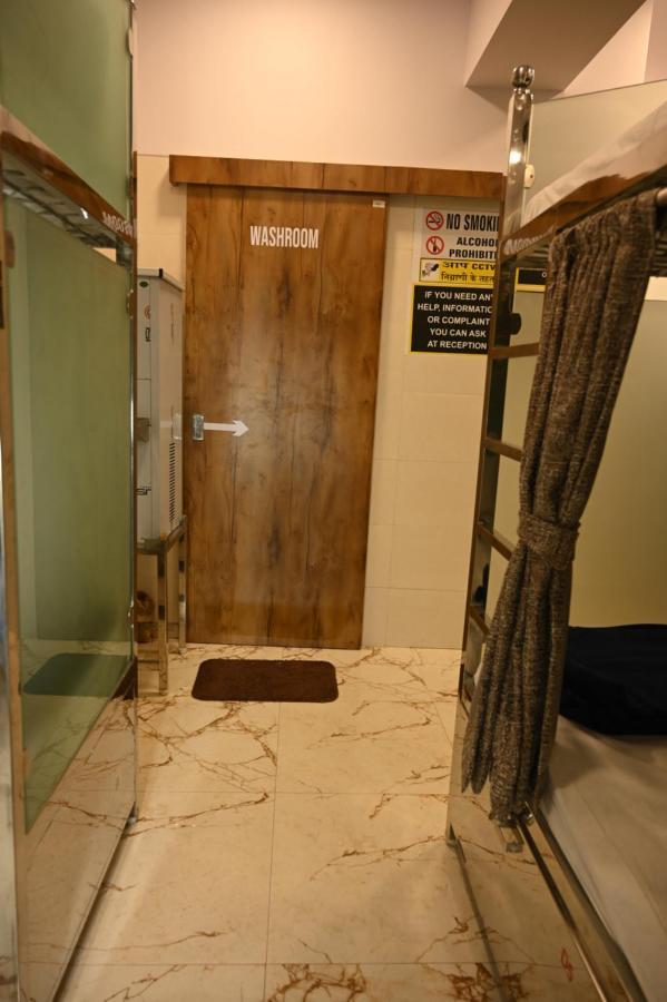 Sagar Dormitory Andheri - Nearest To Andheri Railway Station West Мумбаи Экстерьер фото